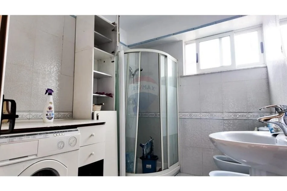 Tirane, jepet me qera apartament 3+1 Kati 2, 99 m² 650 € (Rruga Sami Frasheri)