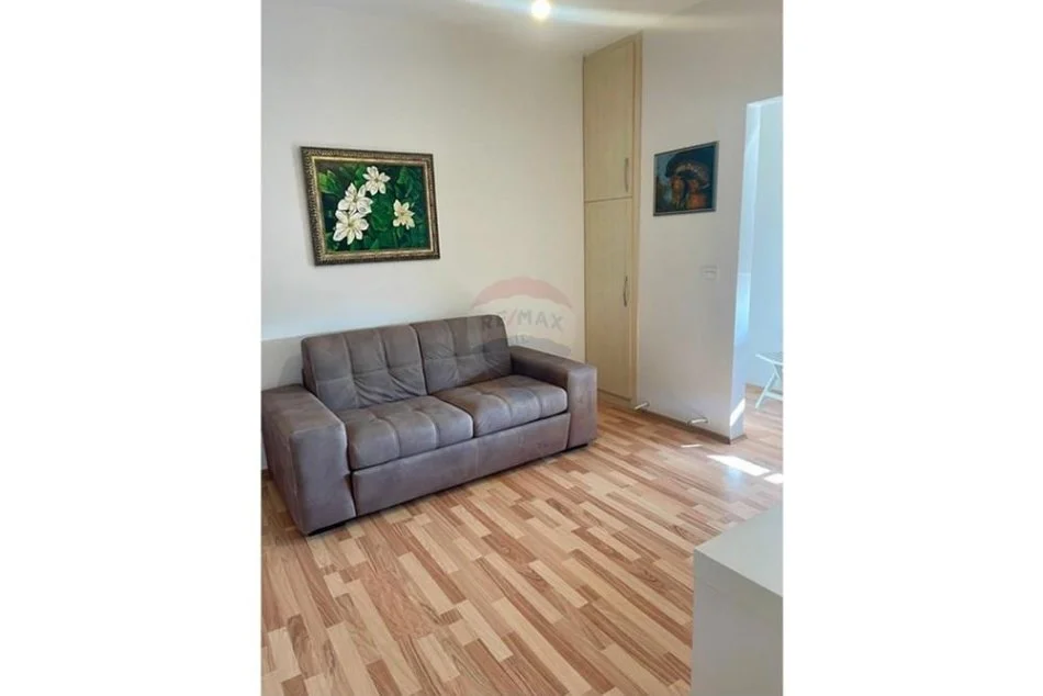 Tirane, jepet me qera apartament 2+1 Kati 7, 90 m² 650 € (Ish Tregu Elektrik)
