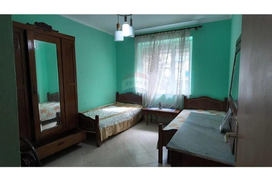 Tirane, jepet me qera apartament 3+1 Kati 2, 99 m² 650 € (Rruga Sami Frasheri)