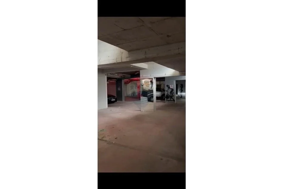 Tirane, shitet garazh Kati -1, 17 m² (21 Dhjetori)