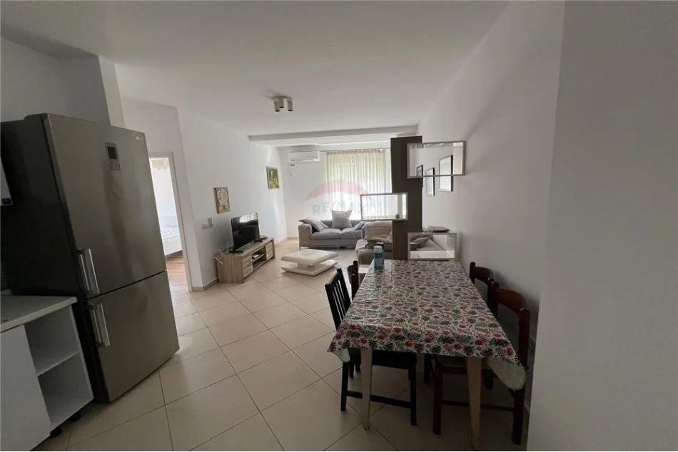 2+1+2 Me Qira tek 21 Dhjetori