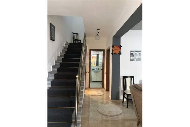 Tirane, jepet me qera apartament 2+1+BLK Kati 2, 80 m² 350 Euro (Rrethrrotullimi i Shkozës)