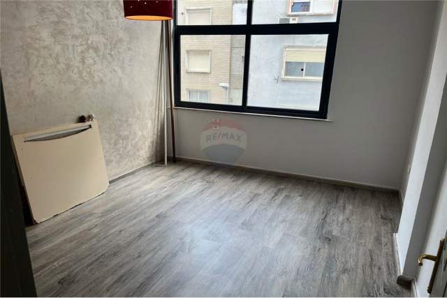 Tirane, jepet me qera apartament 2+1+BLK Kati 3, 93 m² 35.000 Leke (Ferit Xhajko)