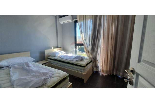 Tirane, jepet me qera apartament 1+1+BLK Kati 8, 60 m² 400 Euro (Rruga Elbasanit)