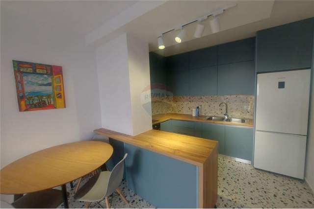 Tirane, jepet me qera apartament 1+1+BLK Kati 3, 55 m² 400 Euro (Fusha Aviacionit)