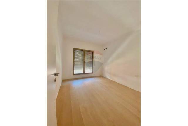 Tirane, jepet me qera apartament 2+1+BLK Kati 3, 120 m² 600 Euro (Rruga Kavajes)