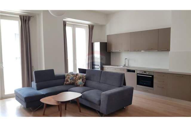 Tirane, jepet me qera apartament 2+1+BLK Kati 3, 120 m² 650 Euro (Rruga Frosina Plaku)