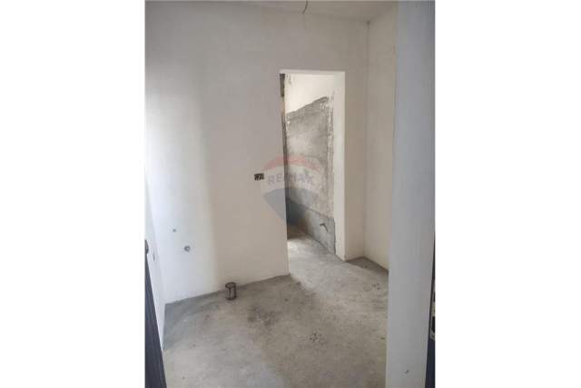 Tirane, shitet apartament 1+1 Kati 1, 53 m² 43.500 Euro (Institut)