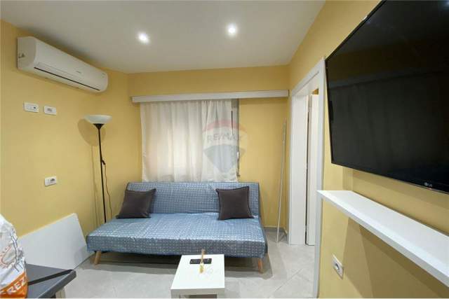 Tirane, jepet me qera 1+1 Kati 1, 50 m² 400 Euro (21 dhjetori)