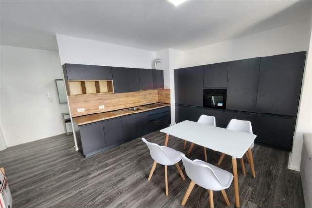 Tirane, jepet me qera apartament 2+1+BLK Kati 5, 110 m² 650 Euro (Rruga Dibres)