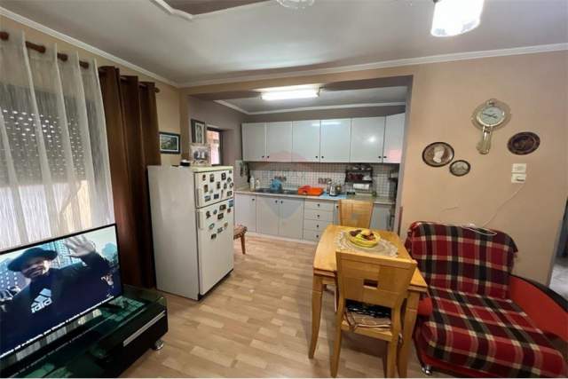 Tirane, shitet apartament duplex 3+1+BLK Kati 5, 117 m² 95.000 Euro (Rruga e dibres)