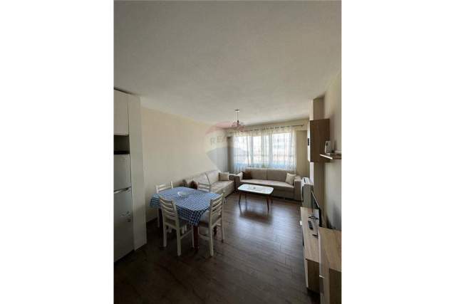 Tirane, jepet me qera apartament 2+1+BLK Kati 4, 107 m² 400 Euro (Casa Italia)