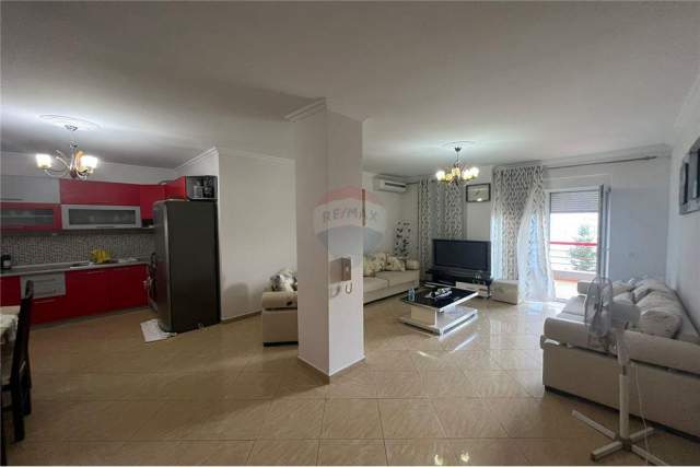 Tirane, jepet me qera apartament 1+1+BLK Kati 3, 80 m² 450 Euro (Liqeni i Thate)