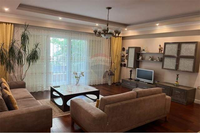 Tirane, jepet me qera apartament 2+1+A+BLK Kati 2, 127 m² 700 Euro