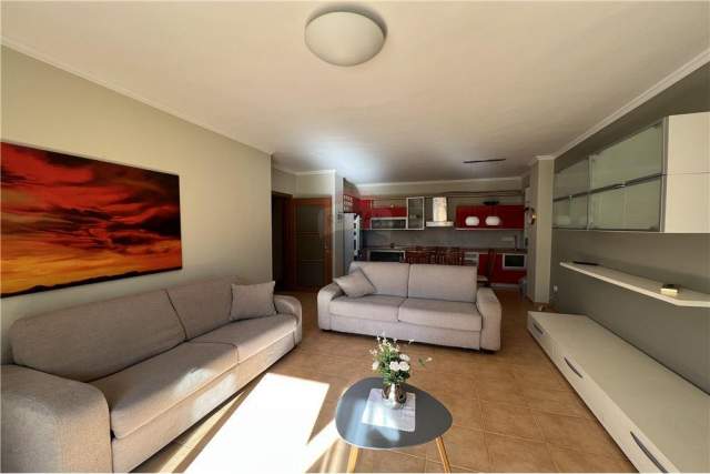 Tirane, jepet me qera apartament 1+1 85 m² 600 Euro
