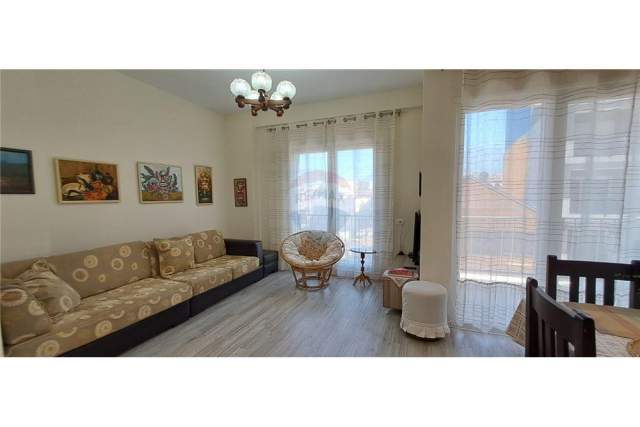 Tirane, jepet me qera apartament 2+1+BLK Kati 3, 115 m² 550 Euro (RRUGA DIBRES)