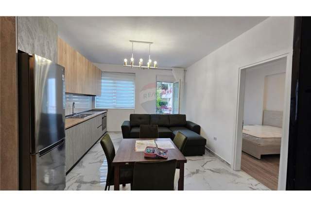 Tirane, jepet me qera apartament 2+1 Kati 4, 82 m² 600 Euro