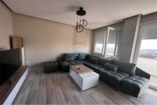 Tirane, jepet me qera apartament 2+1 110 m² 550 Euro