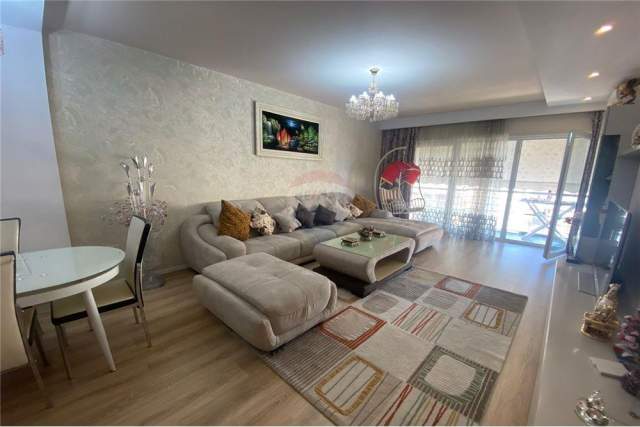 Tirane, ofert apartament 3+1 120 m² 600 Euro
