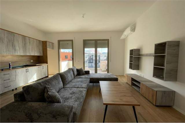 Tirane, jepet me qera apartament 1+1+BLK Kati 8, 65 m² 600 Euro (rruga kavajes)