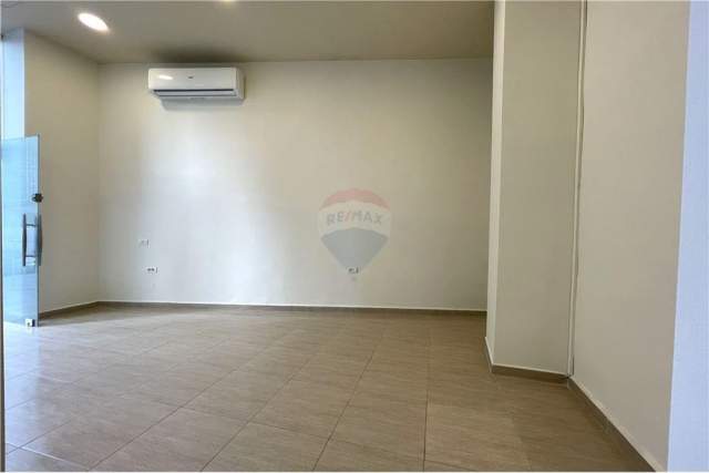 Tirane, jepet me qera ambjent biznesi Kati 0, 43 m² 500 Euro (Bulevardi Gjergj Fishta - Ish Ekspozita)