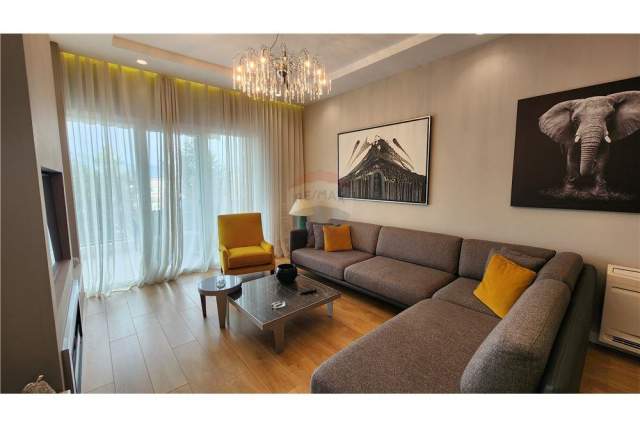 Tirane, jepet me qera apartament 2+1+BLK Kati 2, 108 m² 900 Euro (Kopeshti Botanik)
