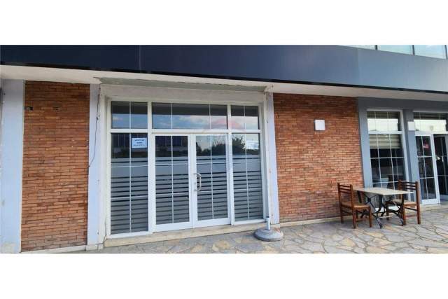 Tirane, jepet me qera dyqan Kati 0, 50 m² 250 Euro (Laknas)