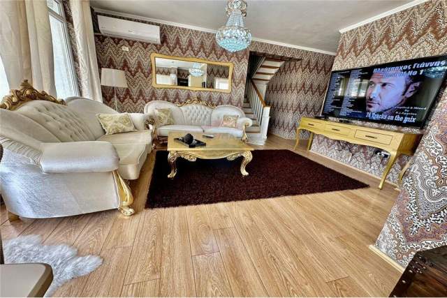 Tirane, jepet me qera apartament duplex 3+1+BLK Kati 1, 180 m² 1.200 Euro