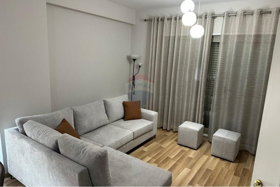 Shqiperi, jepet me qera apartament 2+1+Ballkon Kati 6, 130 m² 800 € (RRUGA E KAVAJES,DELIJORGJ)