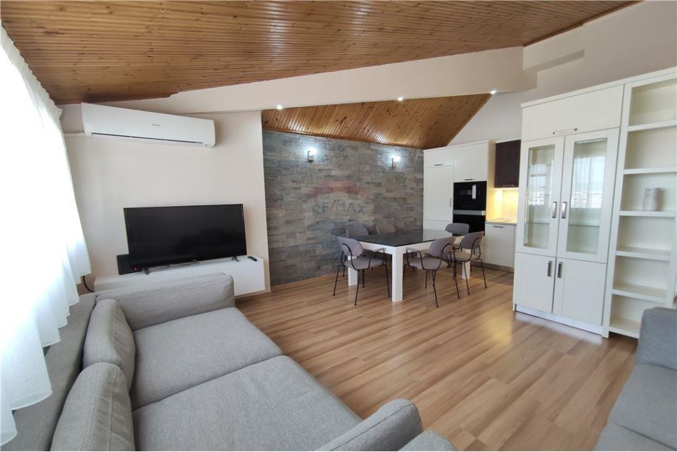Tirane, jepet me qera apartament 2+1 Kati 10, 90 m² 800 € (Myslym Shyri)