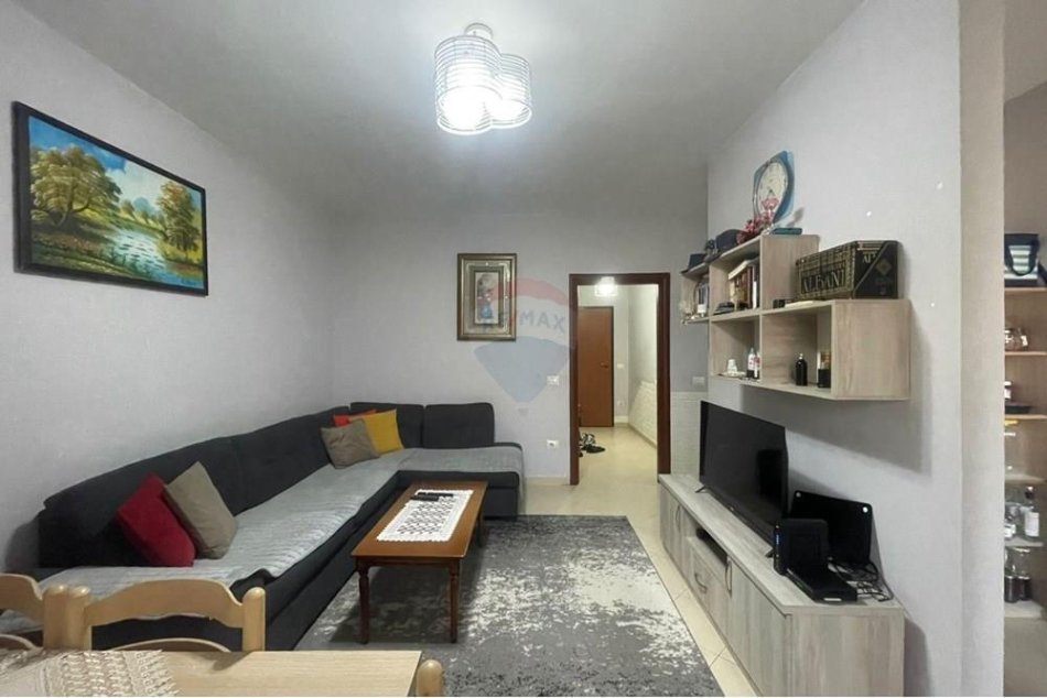 Tirane, jepet me qera apartament 2+1 Kati 5, 100 m² 400 € (Astir, prane 2 Palmave)
