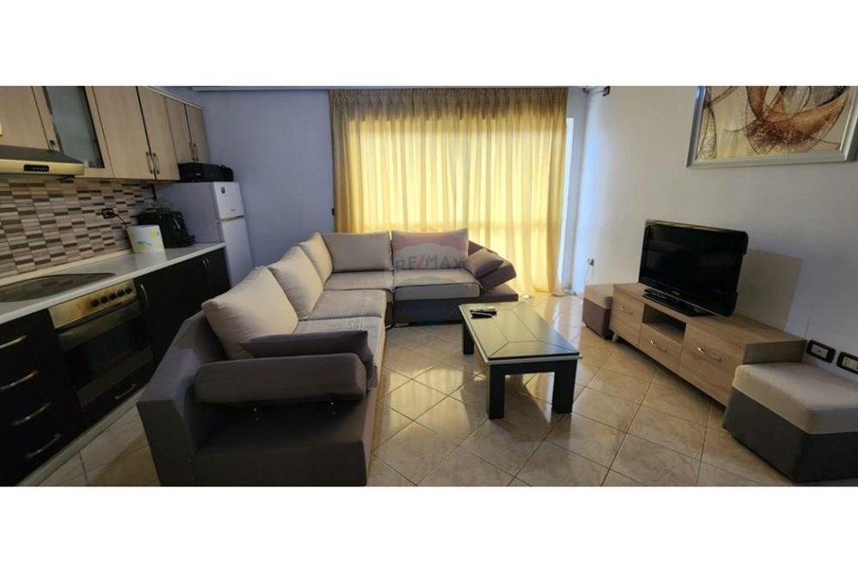Tirane, jap me qira apartament 2+1+Aneks+Ballkon Kati 5, 95 m² 500 € (Rruga Don Bosko)