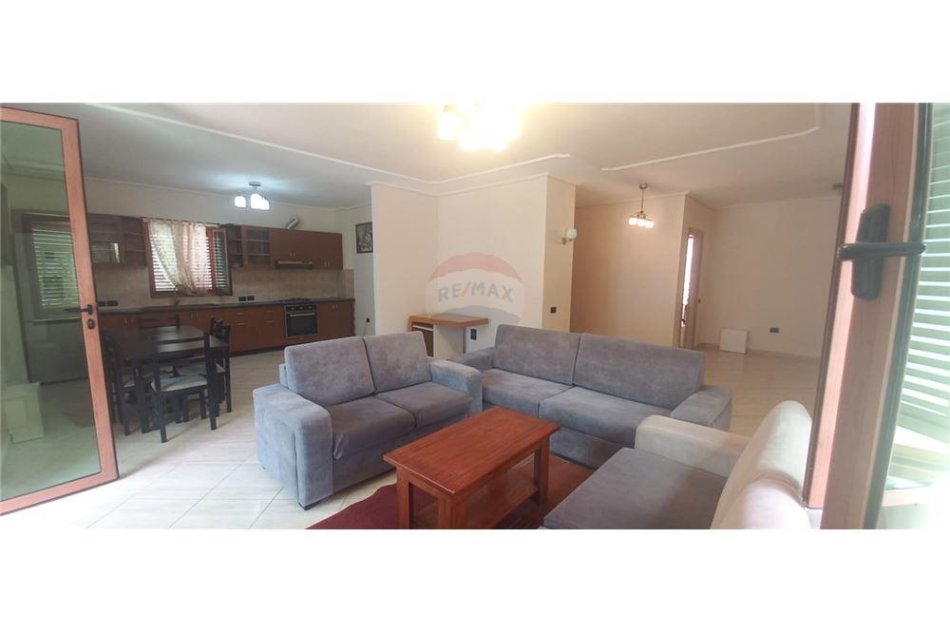 Tirane, jepet me qera 3+1+Ballkon Kati 2, 149 m² 600 € (vilat gjermane)