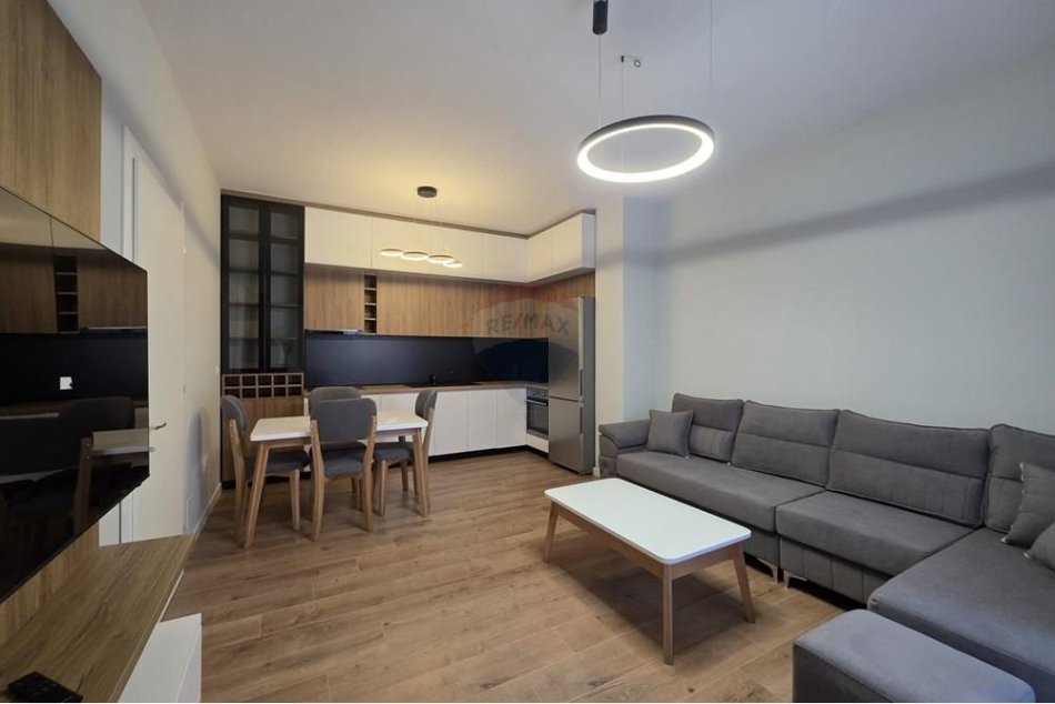 Tirane, jap me qera apartament 1+1 Kati 2, 75 m² 500 € (feizi himzo)