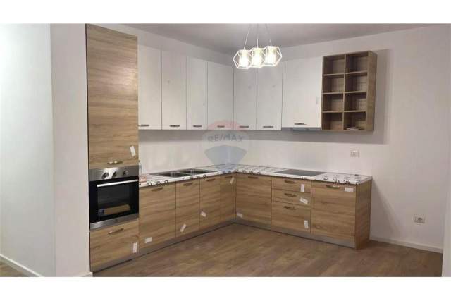 Tirane, jepet me qera 350 Euro (Rruga e Dibres)