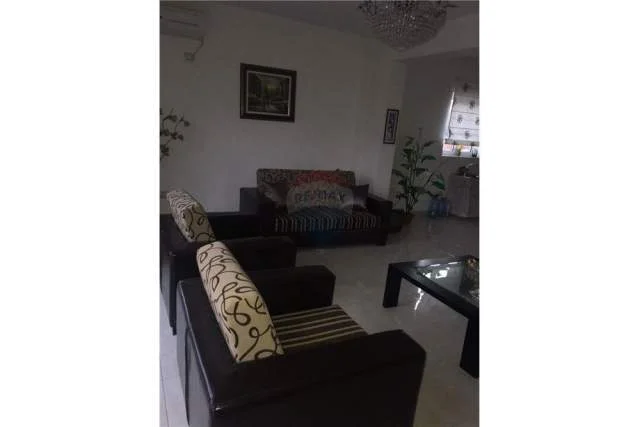 Tirane, shitet apartament 3 Katshe Kati 0, 275 m² 550.000 Euro (Shkolla e Bashkuar, prane Shkolles "Bajram Curri")