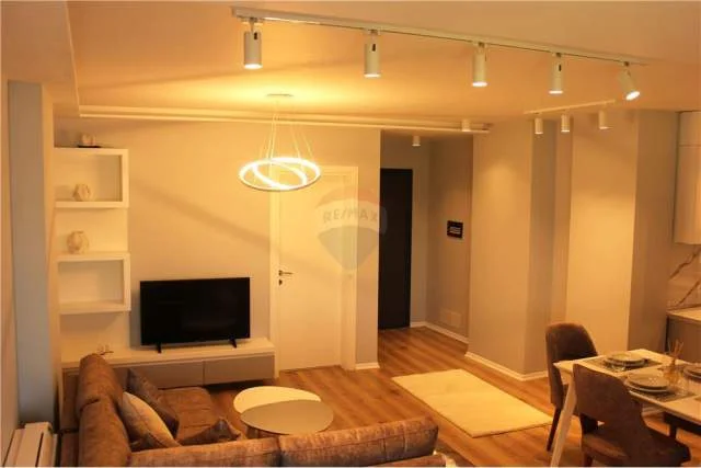 Tirane, jepet me qera apartament 2+1 Kati 5, 85 m² 700 Euro