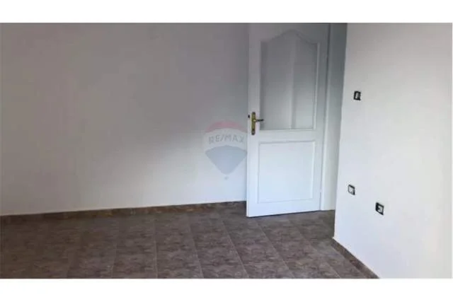 Tirane, jepet me qera zyre Kati 2, 76 m² 540 Euro (Myslym Shyr)