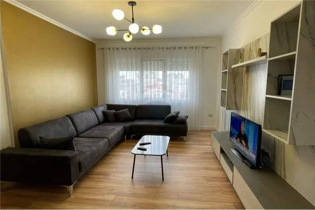 Tirane, jap me qera apartament 2+1+A+BLK Kati 8, 108 m² 1.600 Euro (pazari i ri)