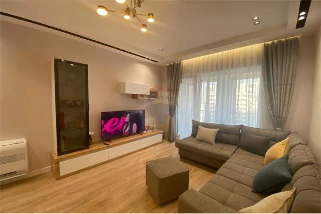 Tirane, jepet me qera apartament 1+1+BLK Kati 9, 77 m² 550 Euro (Kompleksi Magnet)