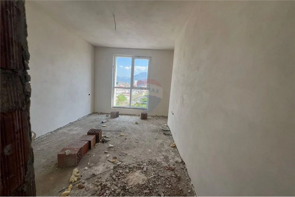 Apartament 1+1 per shitje tek Bulevardit i RI!