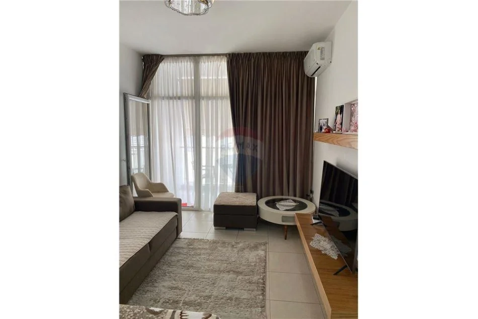 Tirane, jepet me qera apartament 2+1+Aneks+Ballkon, Kati 3, 125 m² 800 € (Komuna e Parisit)