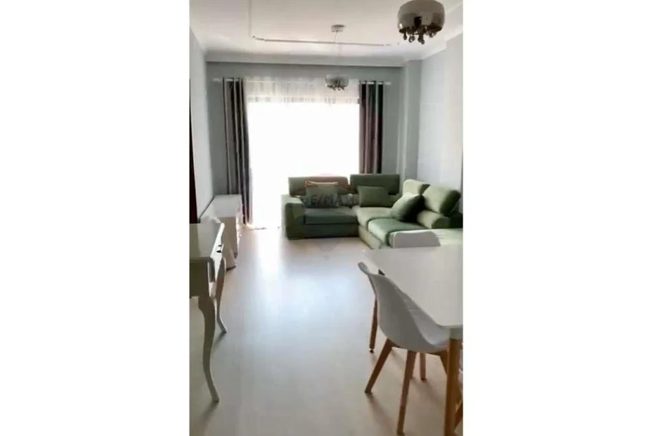 Tirane, shitet apartament 1+1 Kati 5, 83 m² 110,000 € (5 Maji)