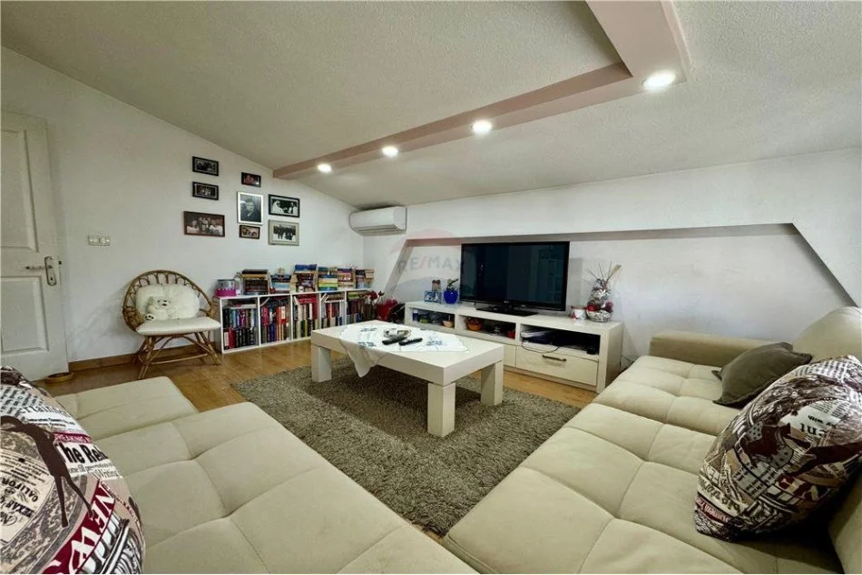 Tirane, jepet me qera apartament 2+1 Kati 6, 120 m² 500 € (Rruga Frosina Plaku)