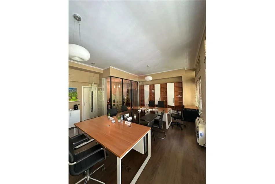 Shqiperi, jepet me qera Kati 2, 80 m² 1.500 € (Bulevardi Gjergj Fishta)