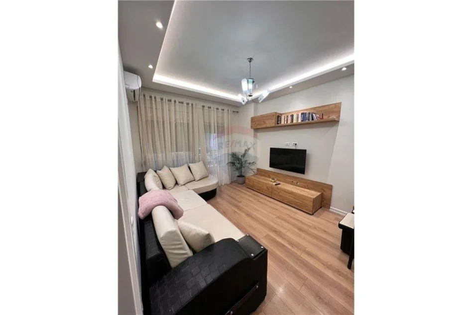 Tirane, shitet apartament 1+1 Kati 5, 65 m² 95.000 € (Rr Teodor Keko)