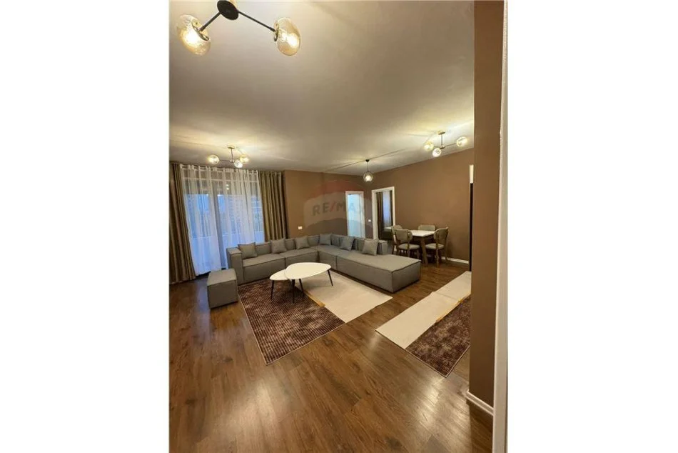 Tirane, jepet me qera apartament 1+1+Ballkon Kati 2, 70 m² 600 € (Don Bosko)
