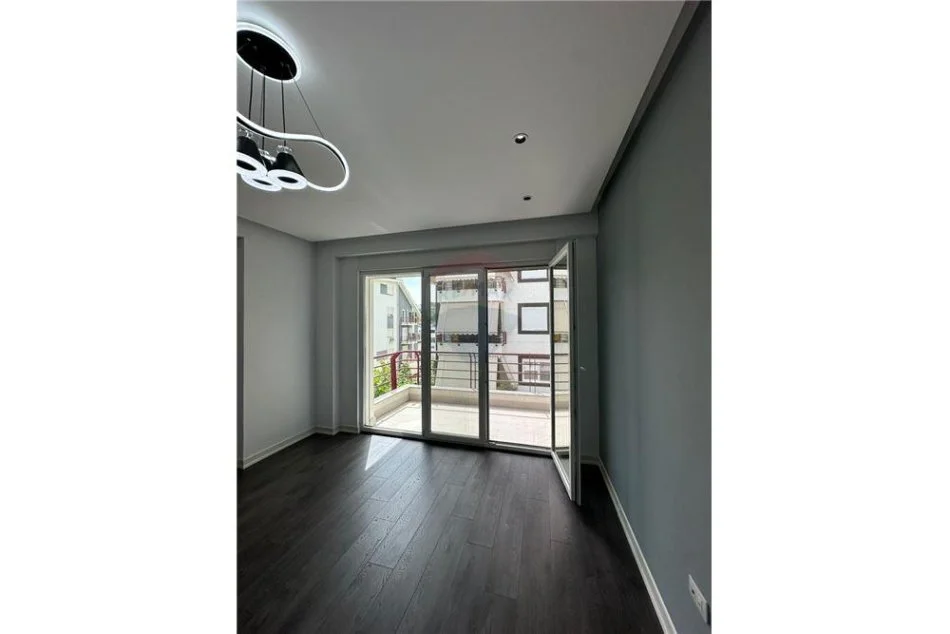 Tirane, jepet me qera apartament 2+1+Aneks+Ballkon Kati 2, 100 m² 500 € (Liqeni i Thatë)