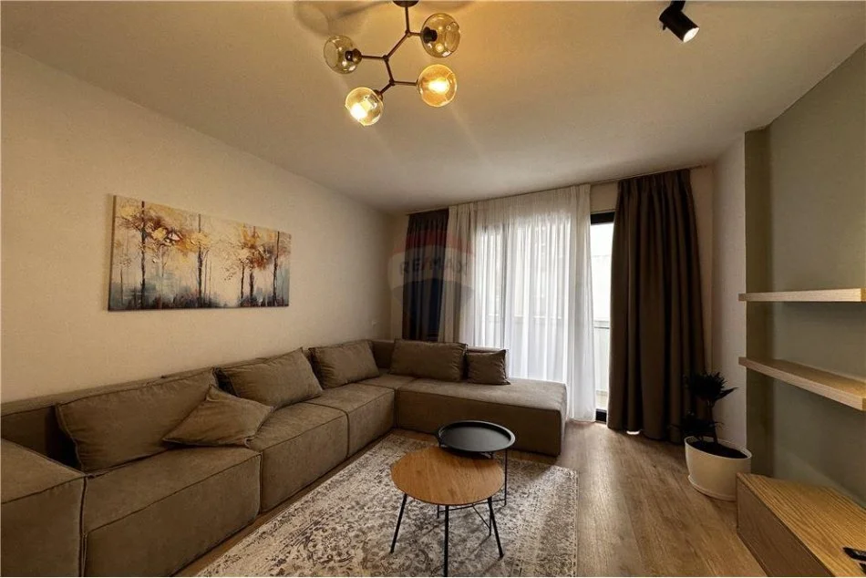 Shqiperi, jepet me qera 2+1+Ballkon Kati 3, 105 m² 800 € (Frosina Plaku)