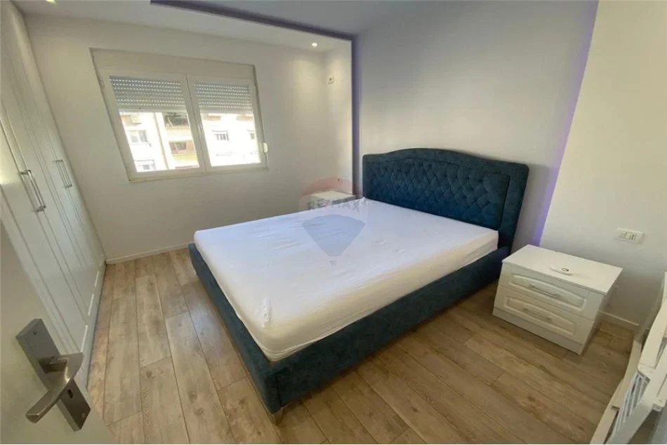 Tirane, jepet me qera apartament 1+1 Kati 4, 70 m² 550 € (21 Dhjetori)